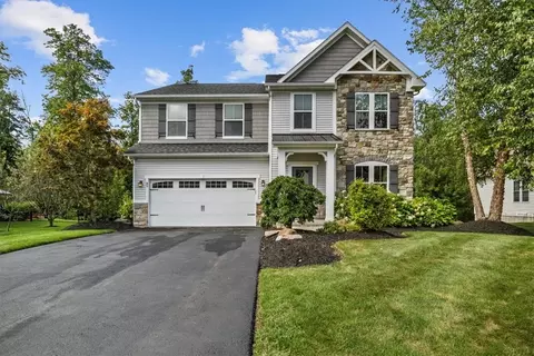 89 Tuscany Ln, Webster, NY 14580