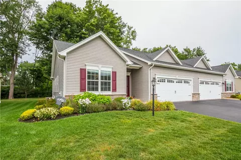 1034 Railway Xing, Webster, NY 14580