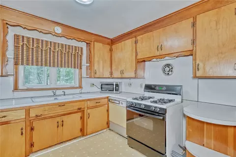 25 Bennett Ave, Irondequoit, NY 14609 photo 5