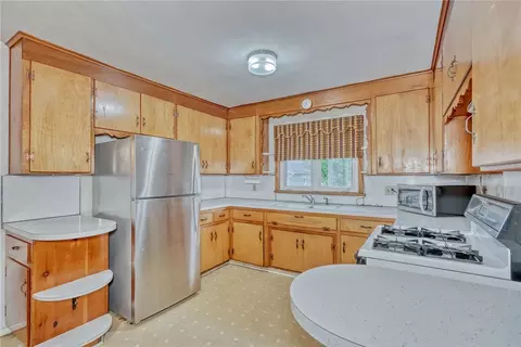 25 Bennett Ave, Irondequoit, NY 14609 photo 4