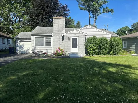 529 Helendale Rd, Irondequoit, NY 14609