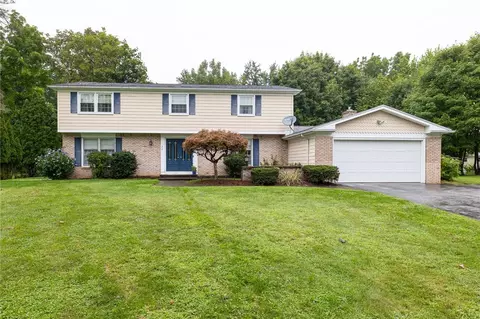 22 Ten Eyke Cir, Pittsford, NY 14534