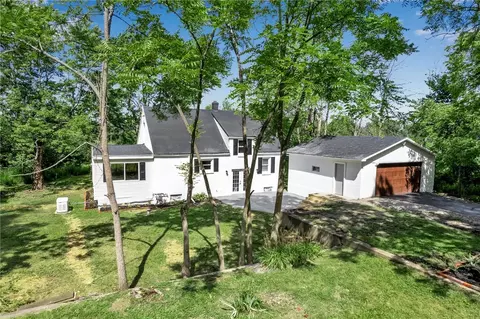 6716 Bunting Rd, Orchard Park, NY 14127