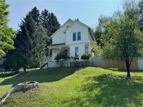 17 Sayles St, Alfred, NY 14802