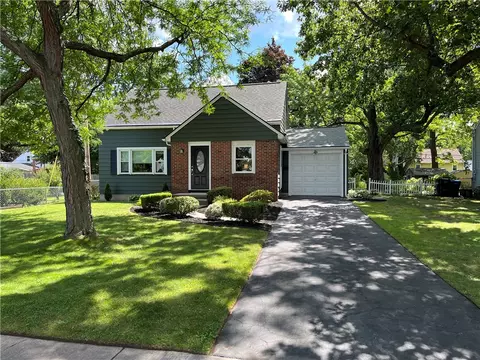 19 Menard Dr, Greece, NY 14616