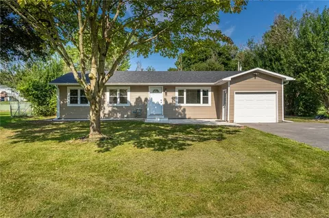 111 Wildflower Dr, Rochester, NY 14623