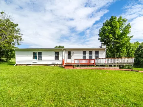 7421 Big Tree Rd, Livonia, NY 14487