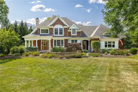 81 Aldrich Rd, Perinton, NY 14450