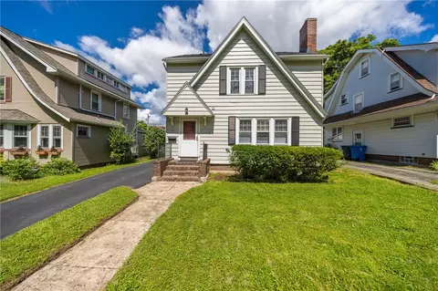 60 Irvington Rd, Rochester, NY 14620