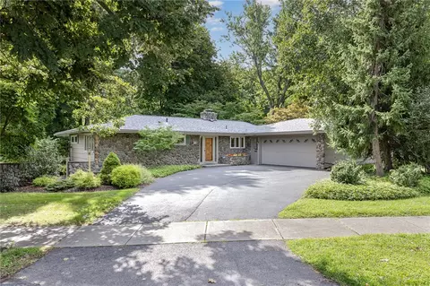 133 Imperial Cir, Irondequoit, NY 14617 photo 4