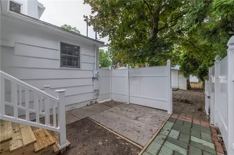 75 Wyndale Rd, Irondequoit, NY 14617 photo 42