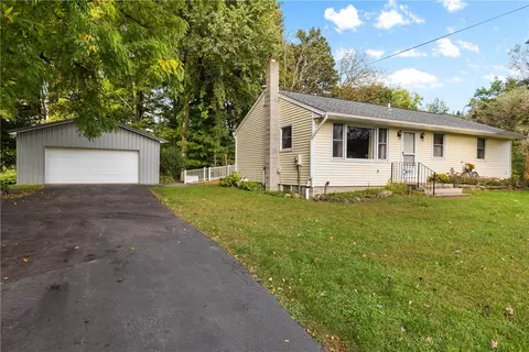 8105 Burton Rd, Lyons, NY 14489
