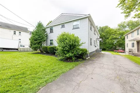 15 Elm St, Perinton, NY 14450