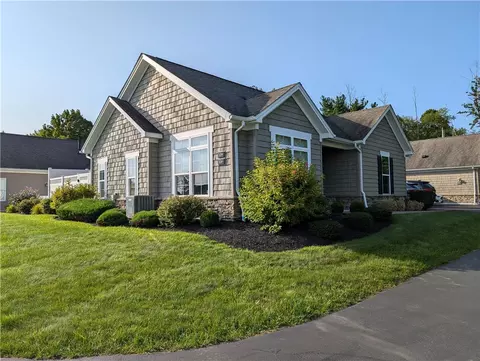 5665 Southwestern Blvd #33 C, Hamburg, NY 14075