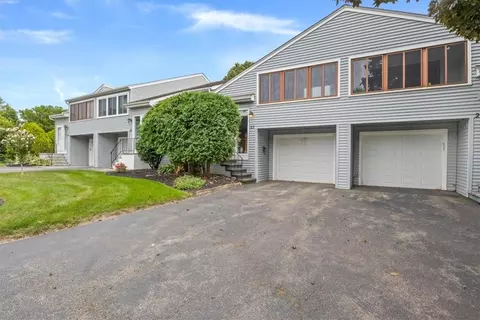 27 Hollingham Rise Rise, Perinton, NY 14450