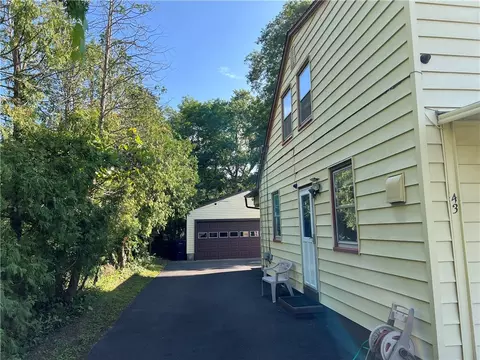 43 Rudman Rd, Irondequoit, NY 14622 photo 3