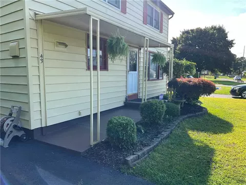 43 Rudman Rd, Irondequoit, NY 14622 photo 4