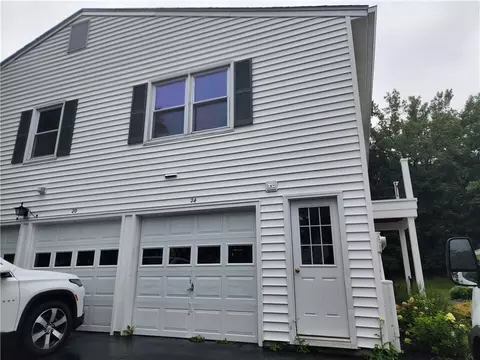 24 Acorn Ln, Perinton, NY 14450