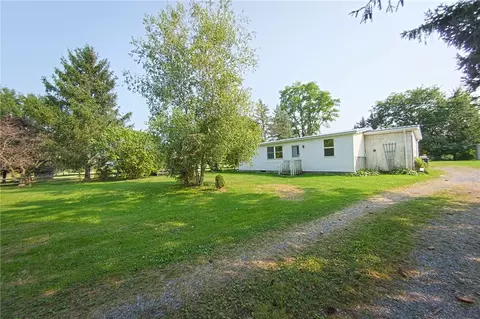 2900 Fowlerville Rd, Piffard, NY 14533
