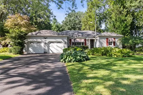 386 Barmont Dr, Greece, NY 14626