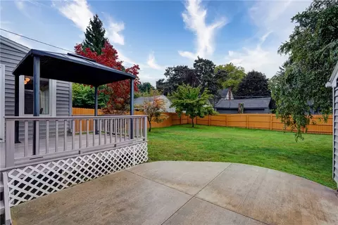 119 Thomas Ave, Irondequoit, NY 14617 photo 39
