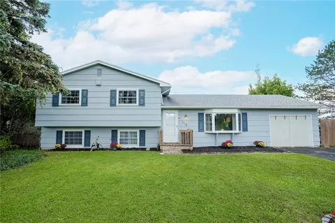 113 Feasel Dr, Henrietta, NY 14467