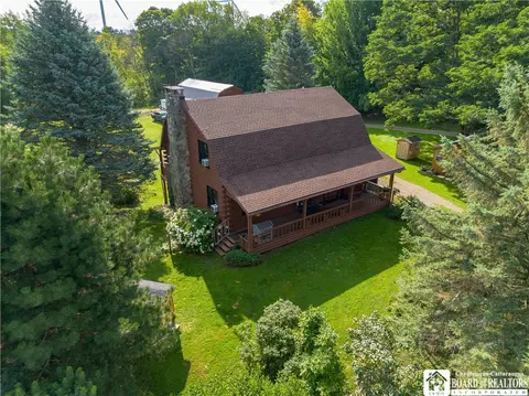 9200 Round Top Rd, Villenova, NY 14062