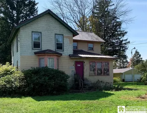 5307 Washington St, Harmony, NY 14710