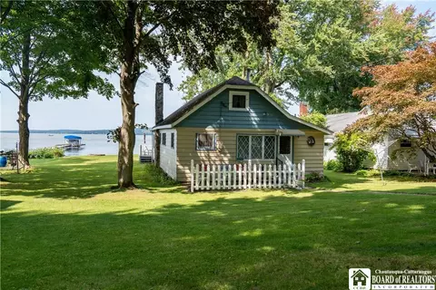 4360 W Summit St, Busti, NY 14750