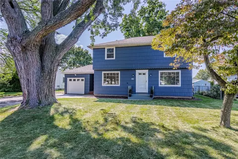 381 Noridge Dr, Irondequoit, NY 14622 photo 2