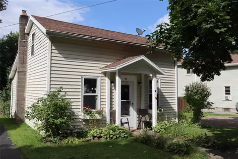 24 Buffalo St, Bergen, NY 14416