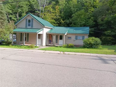 59 W University St, Alfred, NY 14802