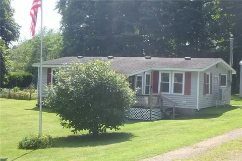 12203 Old State Rd, Victory, NY 13033