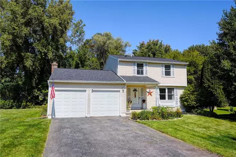 3288 Springbeauty Cres, Walworth, NY 14568