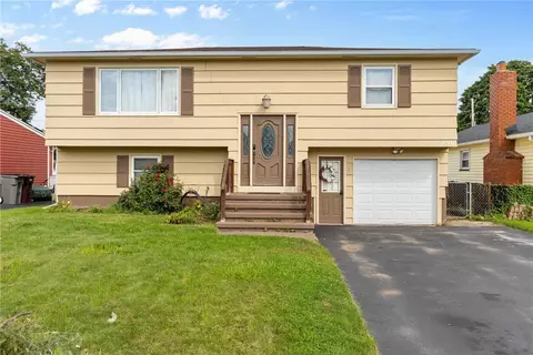 290 Ridgewood Rd, Greece, NY 14626