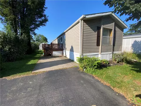 6381 Whispering Woods Dr, Williamson, NY 14589