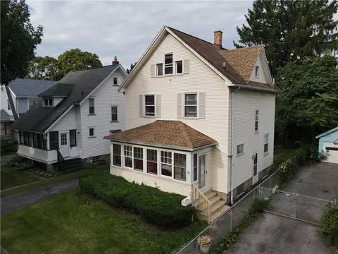 111 Rockview Ter, Rochester, NY 14606