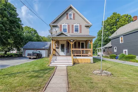 45 Maplewood Ave, Honeoye Falls, NY 14472