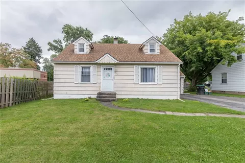 582 Elmgrove Rd, Gates, NY 14606