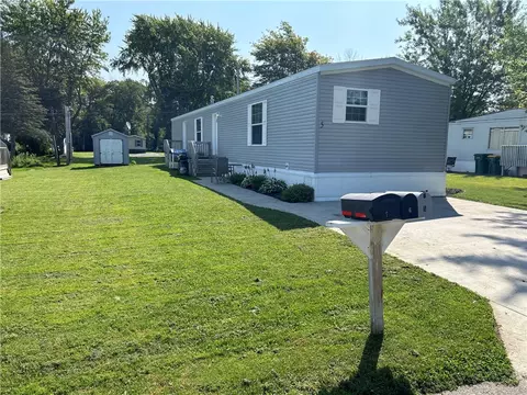 5 Oak Dr, Hamlin, NY 14464