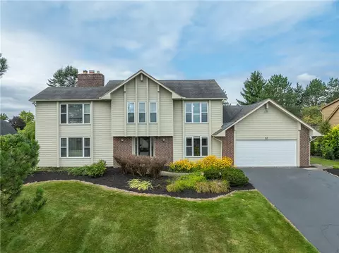 37 Muirfield Ct, Pittsford, NY 14534