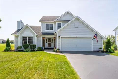 3 Chelsea Meadows Dr, West Henrietta, NY 14586