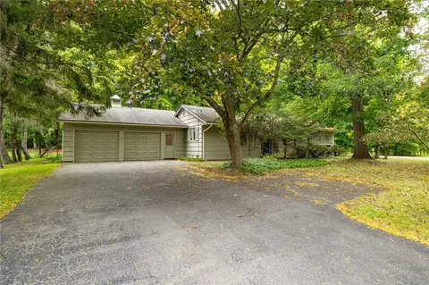 2013 Frpt Nine Mile Pt Rd, Penfield, NY 14526