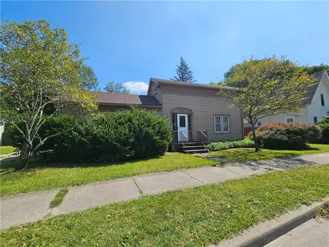 32 Main St, Almond, NY 14804