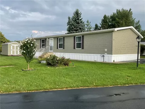 28 Picture Book Park, West Bloomfield, NY 14585