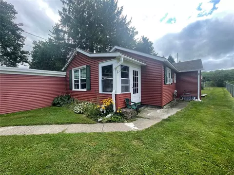 1787 Division St, Palmyra, NY 14522