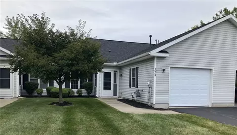 379 Walker Dr, Canandaigua, NY 14424