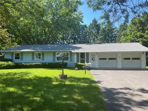 600 Bangs Rd, Riga, NY 14428