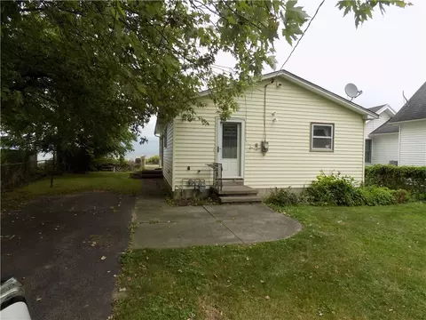 5804 W Wautoma Beach Rd, Hilton, NY 14468