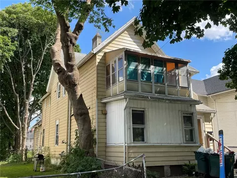 90 York St, Rochester, NY 14611